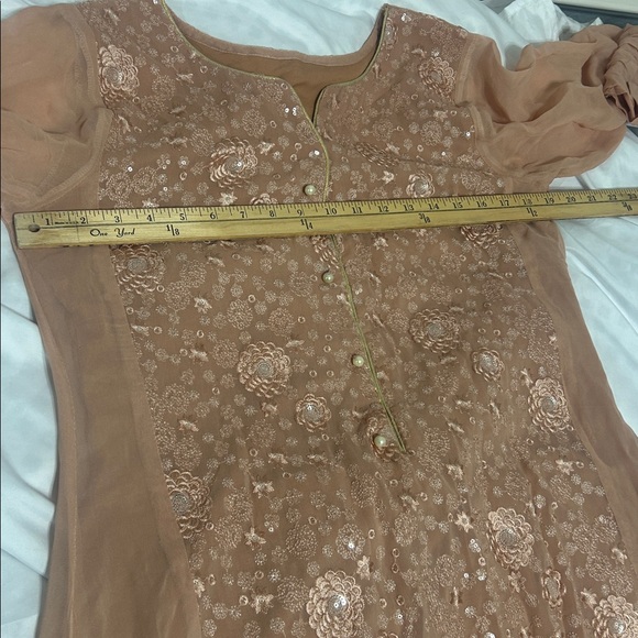 Shalwar kameez  Peach georgette Embroidered  with Duppatta size S - Picture 11 of 17